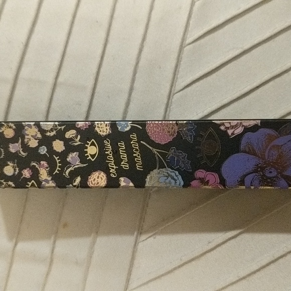 Winky Lux Mascara - Picture 2 of 5